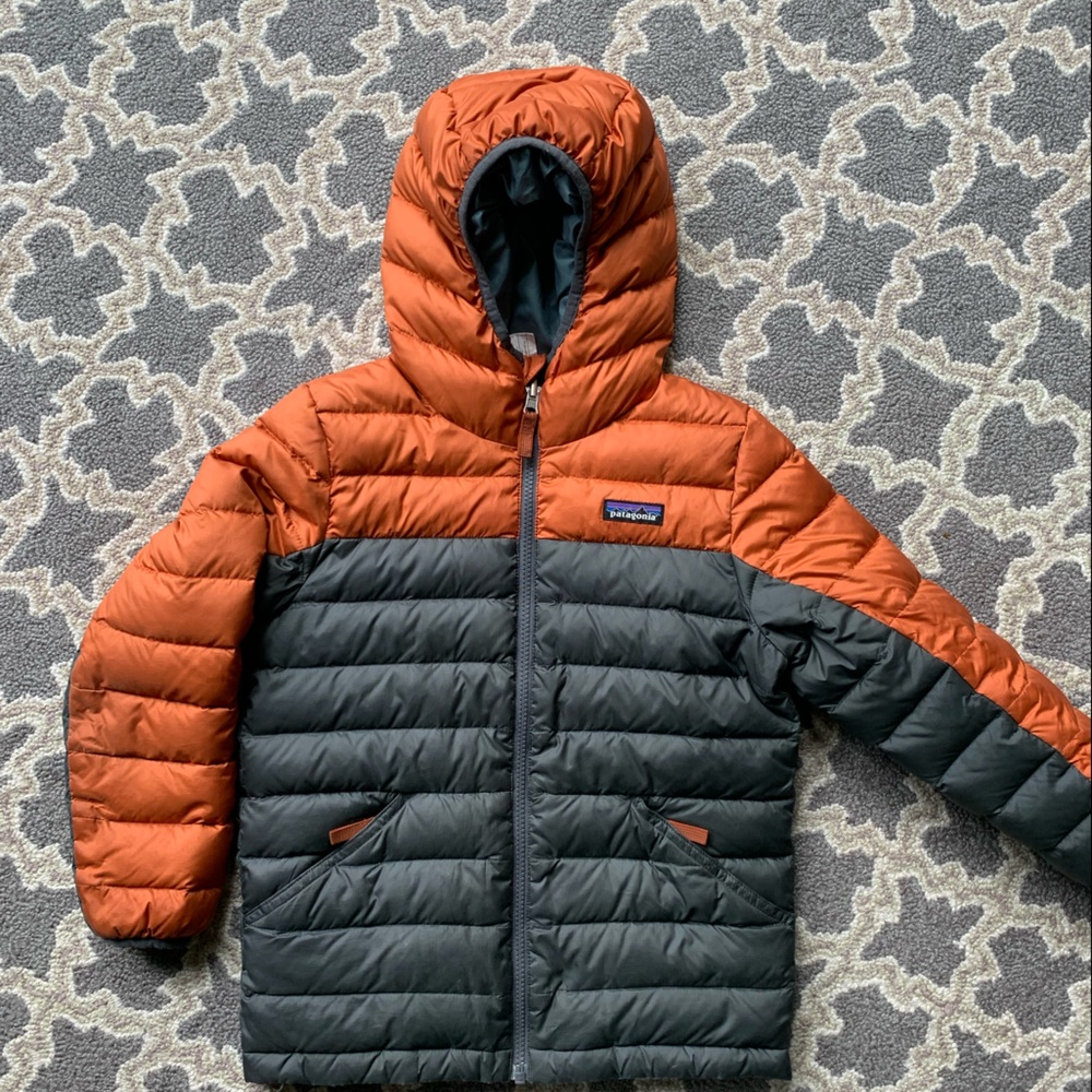Patagonia reversible down sweater hoodie in boys size 7-8